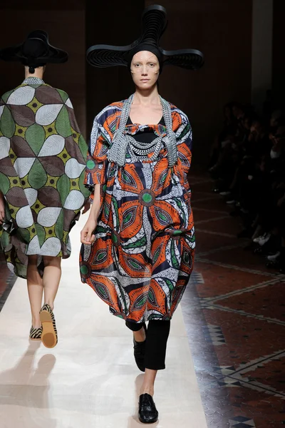 Look 27